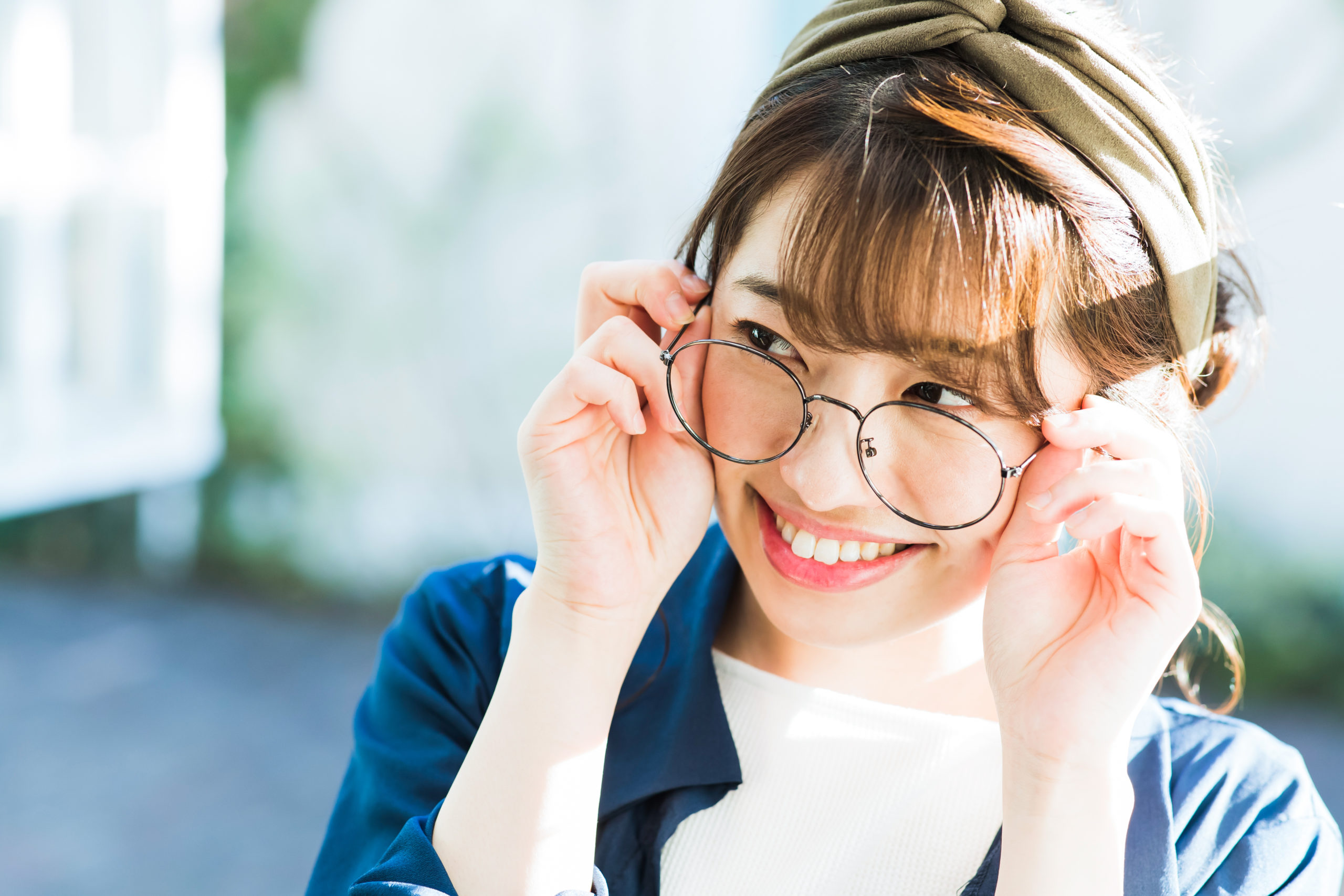 かけてみたいのは 丸くてあったか い眼鏡 30代女性が選ぶ 着用してみたい メガネの特徴とは Trending百見聞